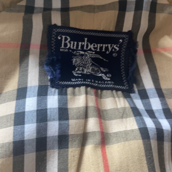 Beautiful Burberry jacket - Picture 6 of 7